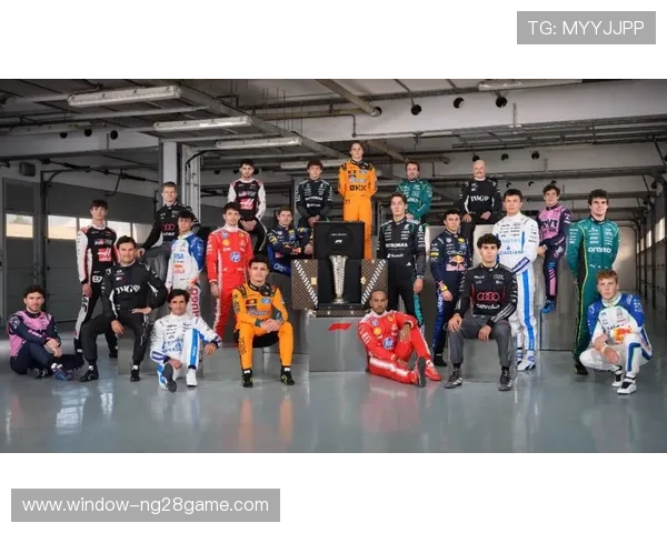 F1赛场风云再起各车队竞争升级新赛季格局引发全球车迷热议